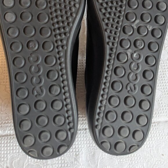 Ecco Soft 7 Black Smooth Leather Bootie Size 39 - Picture 11 of 15